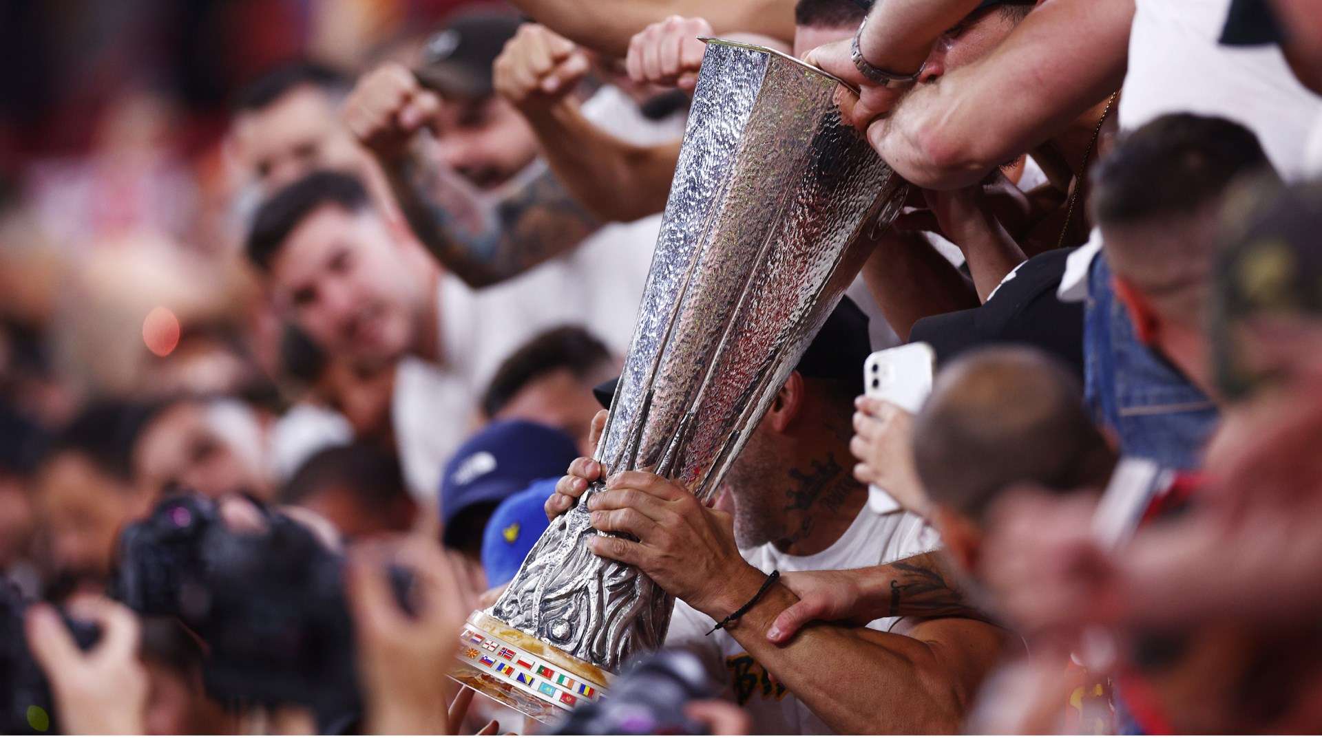 金敬道、顾超等43人被终身禁足！中国足协开出重磅罚单.